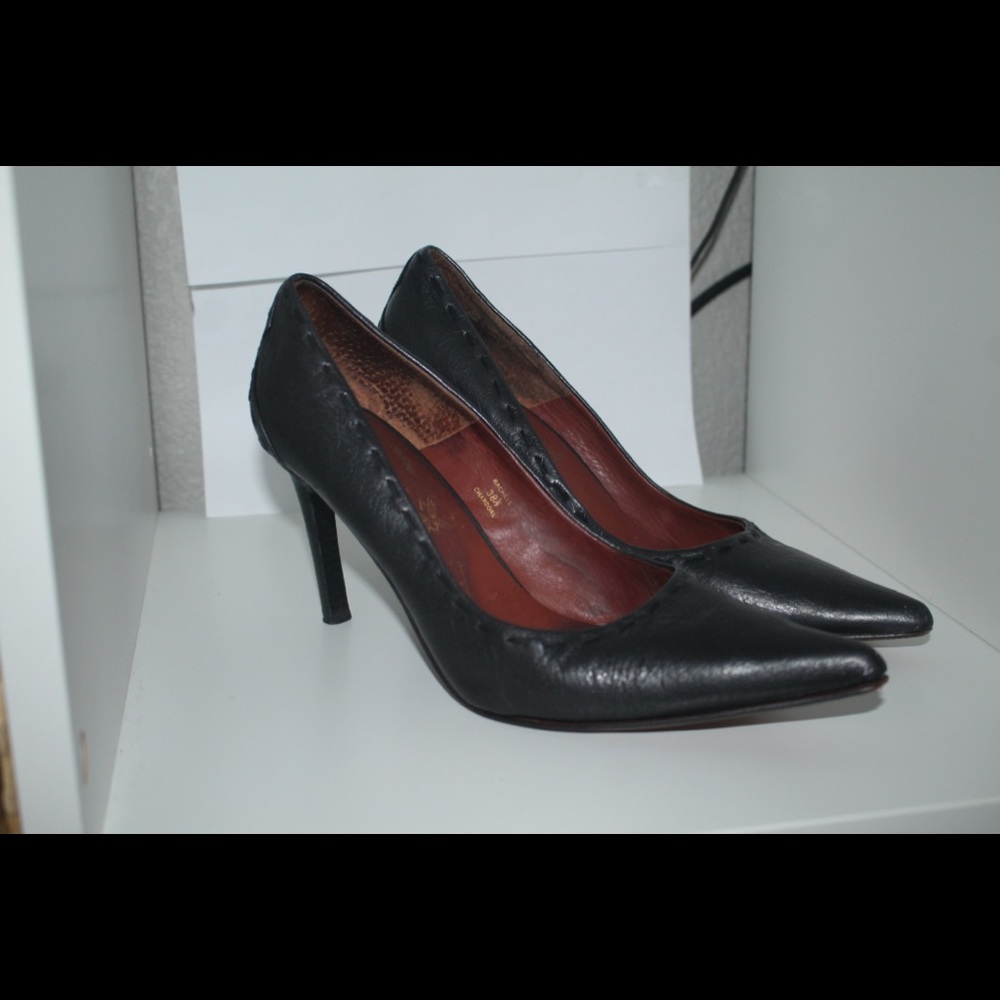 ModernVintage Charcoal Heel